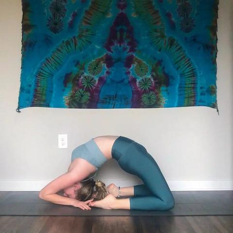 瑜伽新动作，塑造完美身材的秘籍