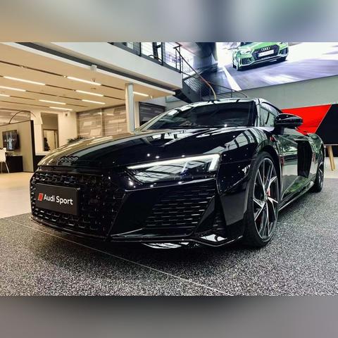 奥迪跑车，科技与速度的极致融合