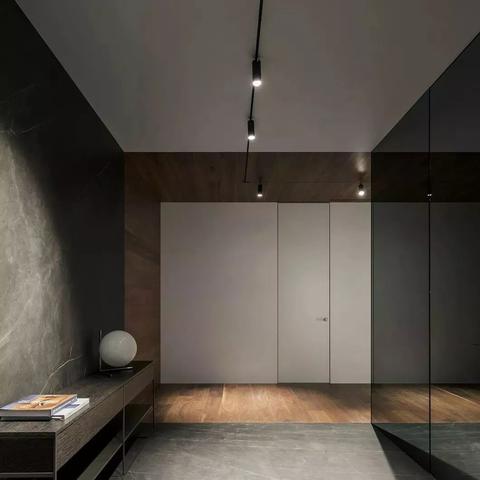 最新隐形眼镜技术，视界新体验，未来尽在眼前