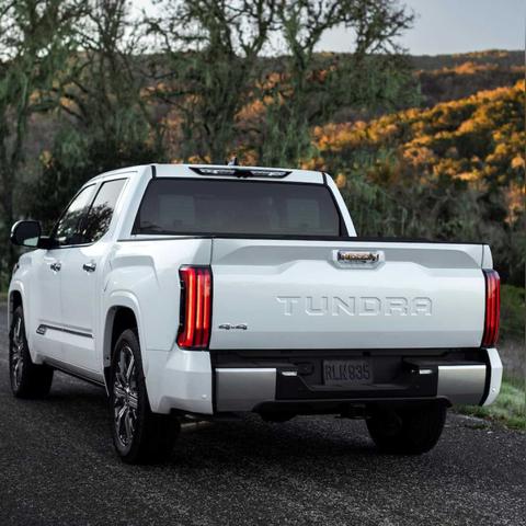 青岛车展盛大开幕，数百款车型亮相，市场繁荣新篇章开启